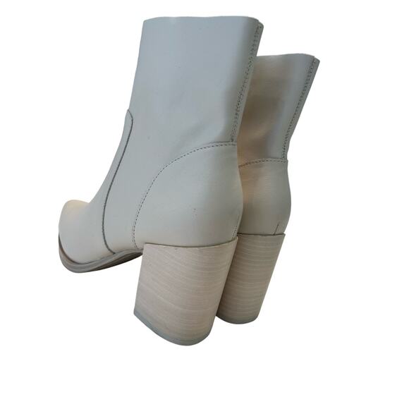 Steve Madden Women's Calabria Ankle Boot - Size 7.5, Chic and Trendy - Picture 6 of 8